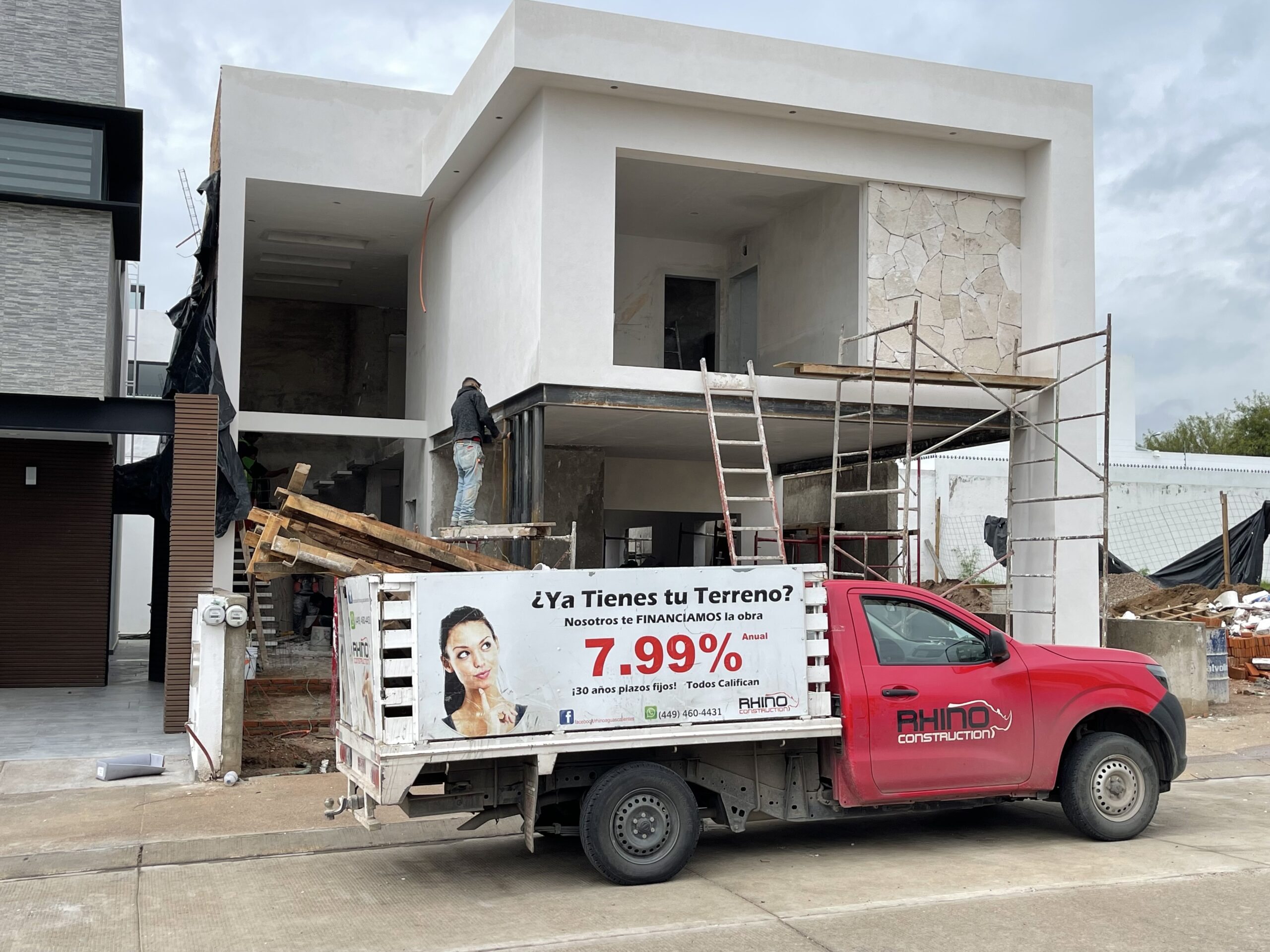 Rhino Construccion